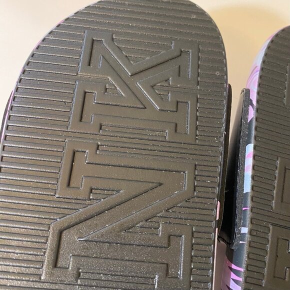 VS Pink M 7-8 Floral Print Logo Slides - Picture 9 of 10